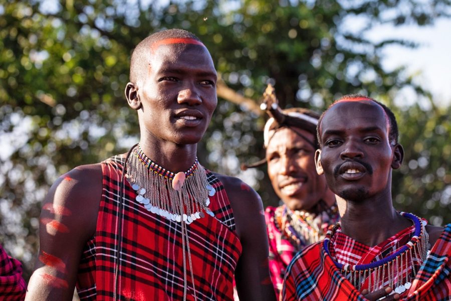 Qué significan los colores de los masáis: el lenguaje oculto de la shuka y collares